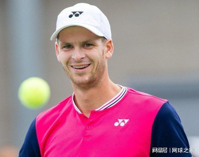 的足坛中显 的足坛中显